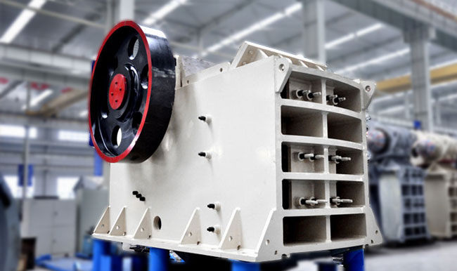 顎式破碎機(jī)，迷宮格外形設(shè)計(jì)，可大大減少粉塵產(chǎn)生