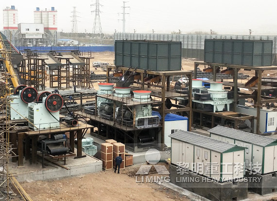 客戶來(lái)廠參觀 陜西寶雞河卵石制砂生產(chǎn)線